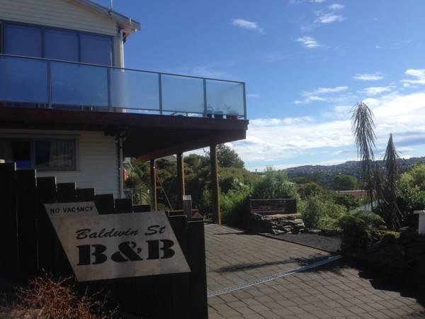 ダニーデン Sleep On The Steepest Street In The World! Bed & Breakfast エクステリア 写真
