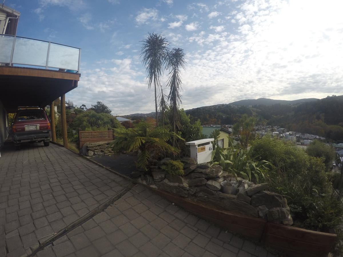 ダニーデン Sleep On The Steepest Street In The World! Bed & Breakfast エクステリア 写真